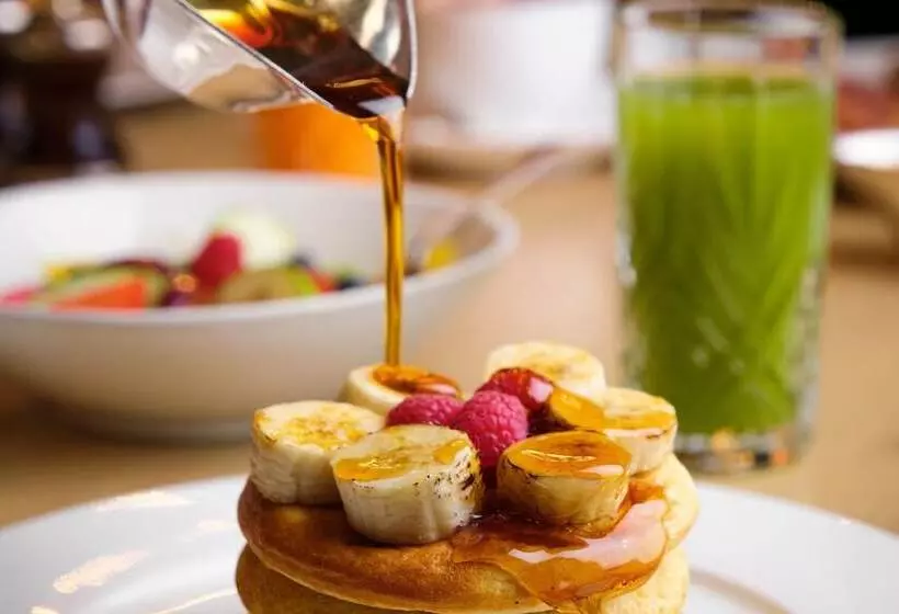 هتل The London Edition