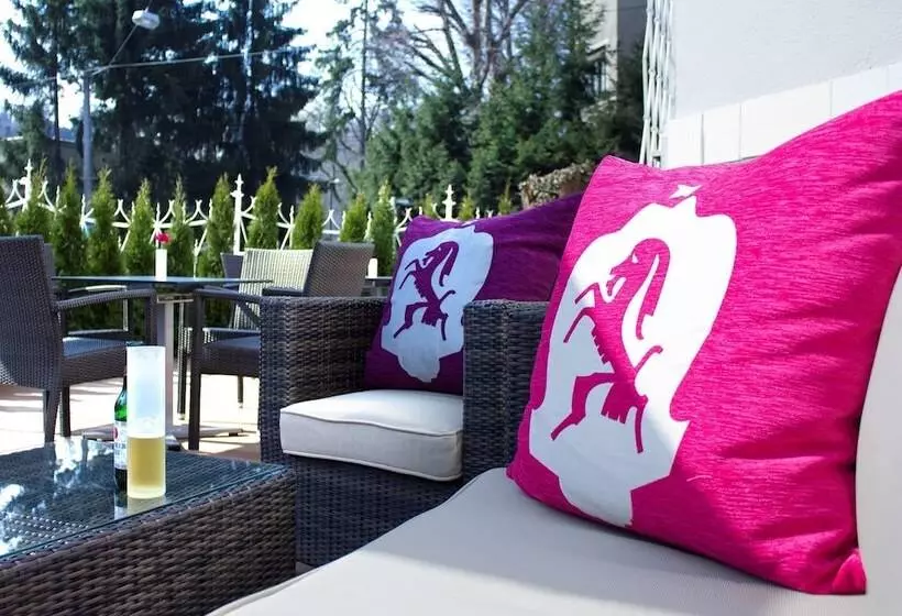 هتل Villa Carlton   Adults Only