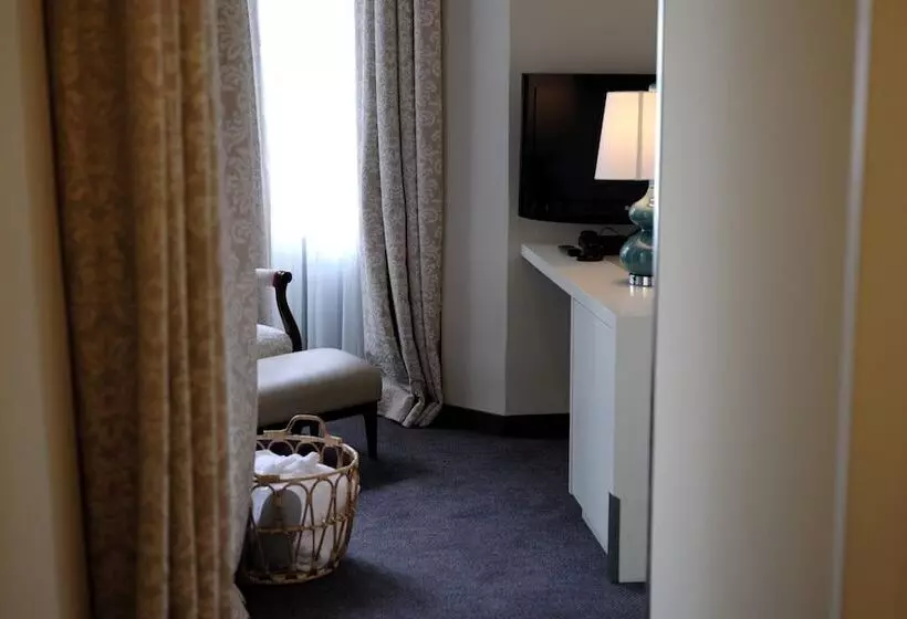 هتل Villa Carlton   Adults Only