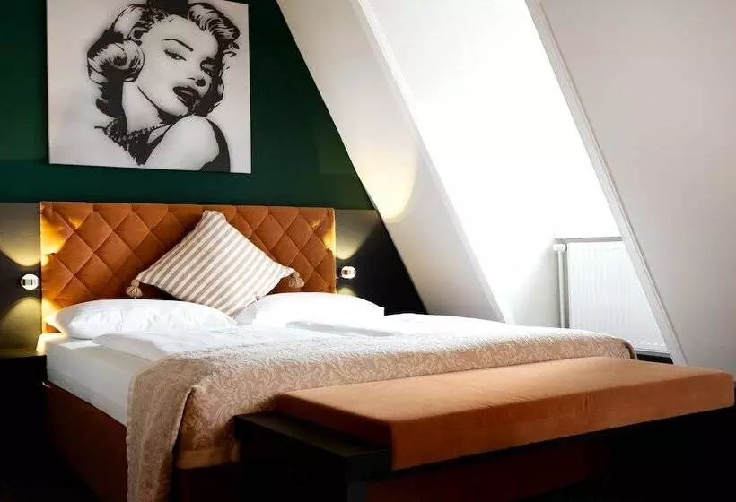 هتل Villa Carlton   Adults Only