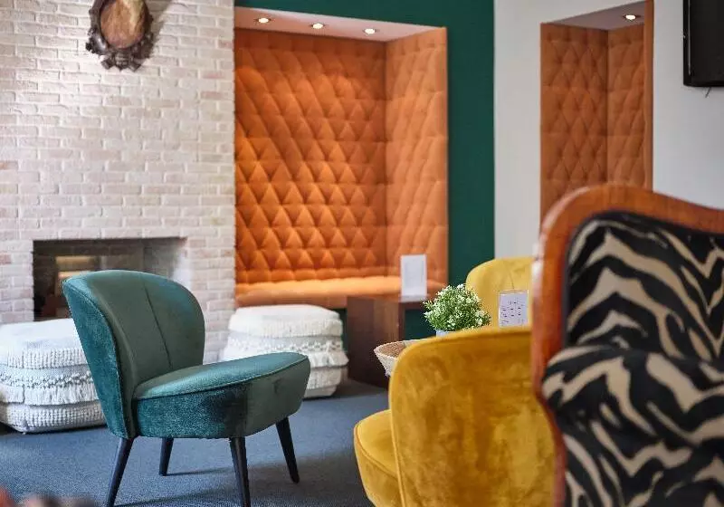 هتل Villa Carlton   Adults Only