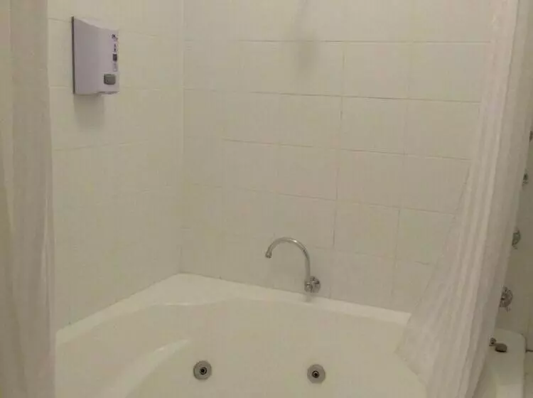 מוטל Cronulla Motor Inn