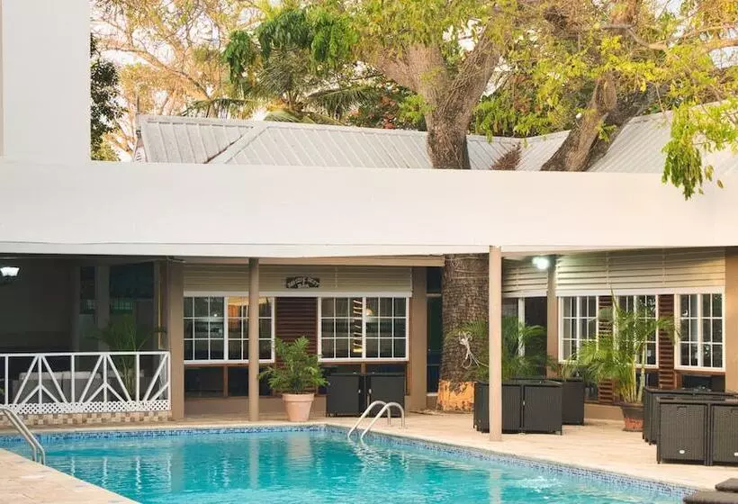 Tropikist Beach Hotel & Resort