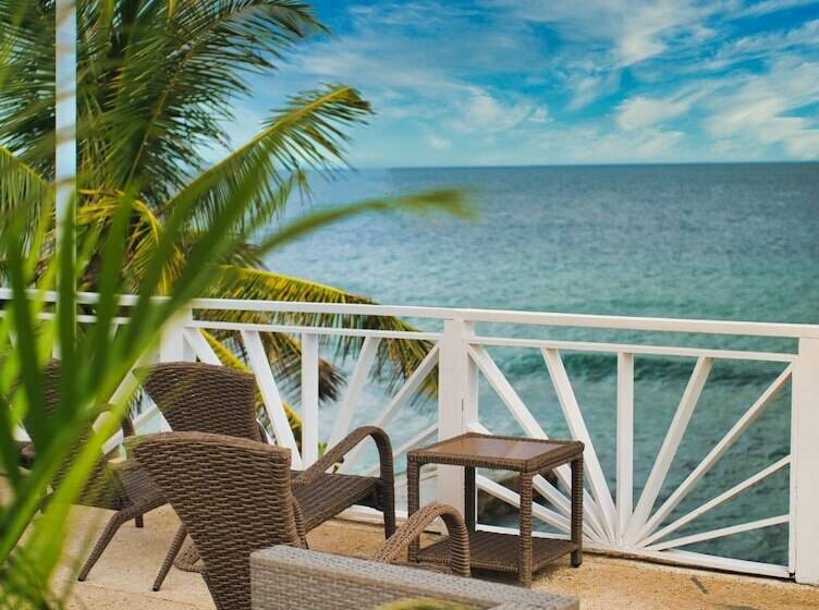 Tropikist Beach Hotel & Resort