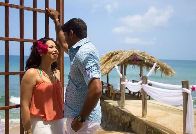 Tropikist Beach Hotel & Resort