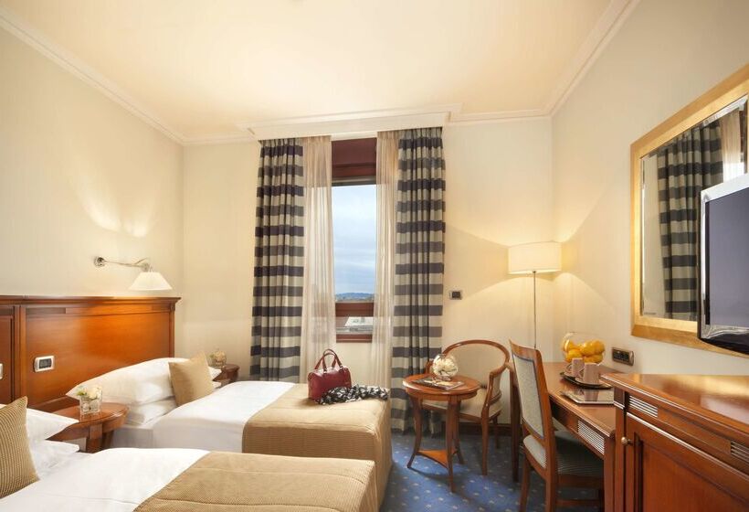 Best Western Premier Hotel Astoria