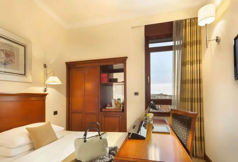 Best Western Premier Hotel Astoria