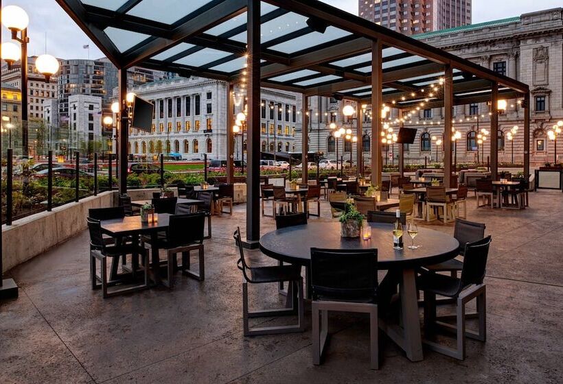 هتل Cleveland Marriott Downtown At Key Tower