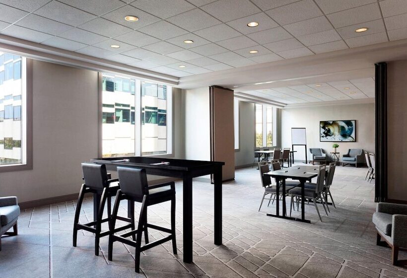 هتل Cleveland Marriott Downtown At Key Tower