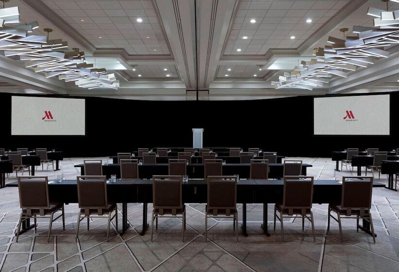 هتل Cleveland Marriott Downtown At Key Tower