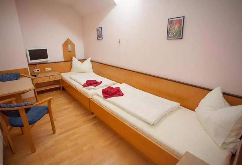 هتل Gasthof Roderich