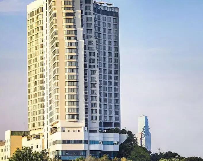 Montien Riverside Hotel Bangkok
