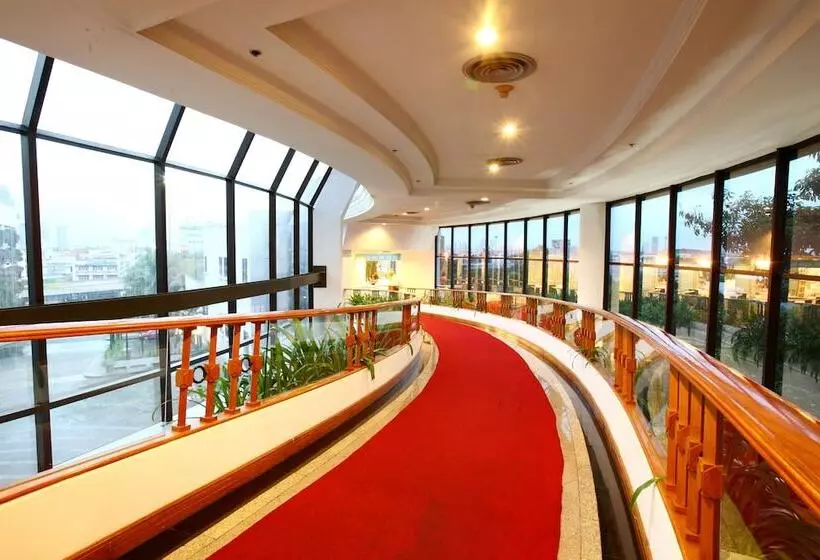 Montien Riverside Hotel Bangkok