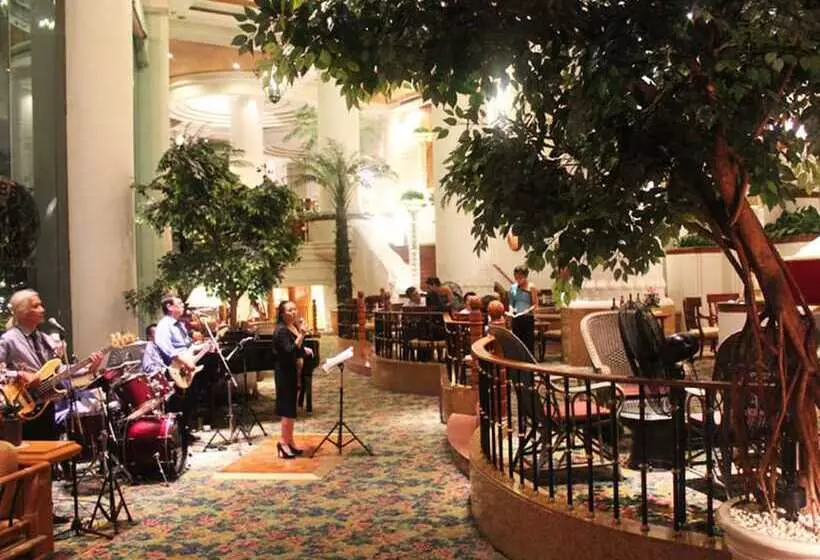 Montien Riverside Hotel Bangkok