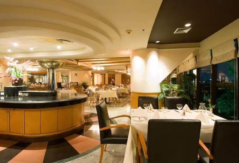 Montien Riverside Hotel Bangkok