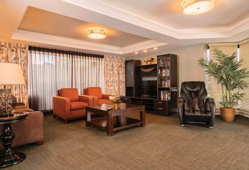 فندق Wyndham Vacation Resorts Royal Garden At Waikiki