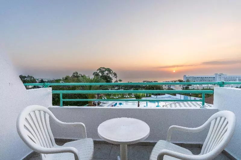 Hotelli Adelais Bay
