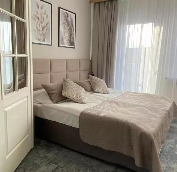 בית מלון כפרי Senator