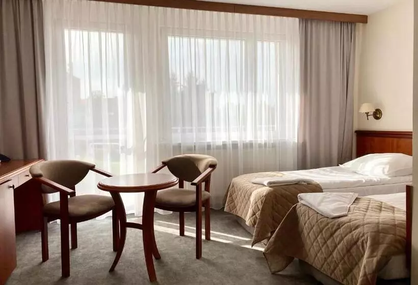 בית מלון כפרי Senator