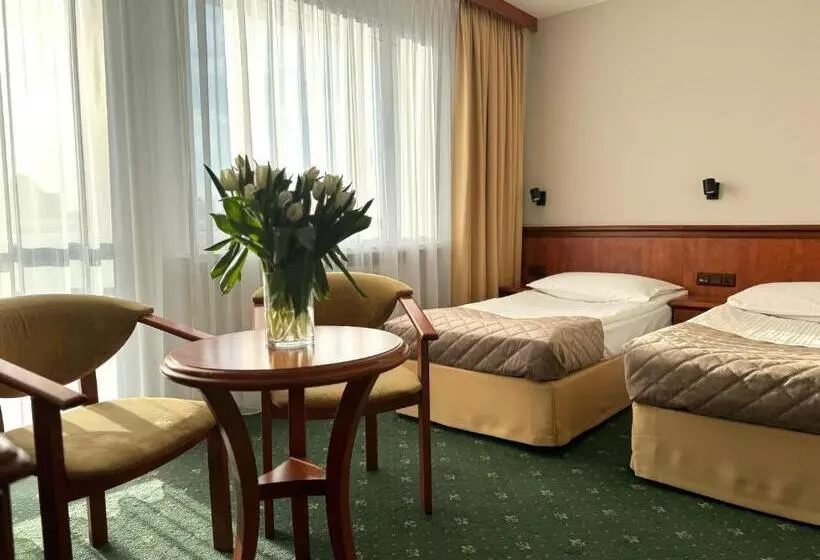 בית מלון כפרי Senator