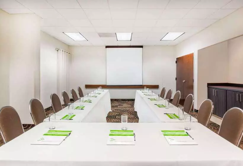 فندق Wyndham Garden Monterrey Norte