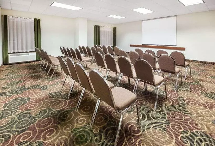 فندق Wyndham Garden Monterrey Norte