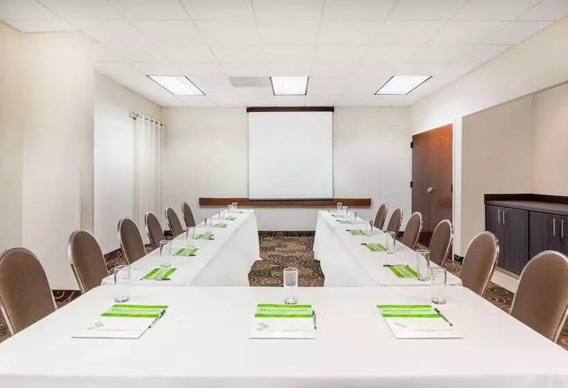 فندق Wyndham Garden Monterrey Norte