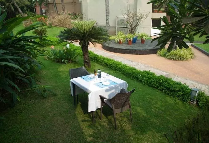 Whispering Palms Beach Resort