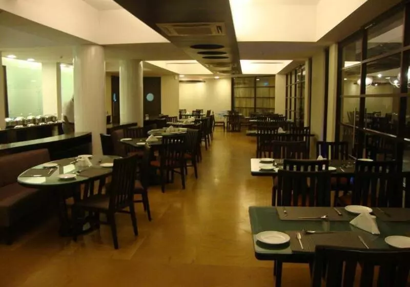 Whispering Palms Beach Resort