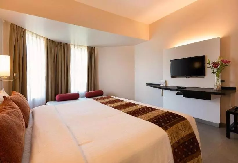 Whispering Palms Beach Resort