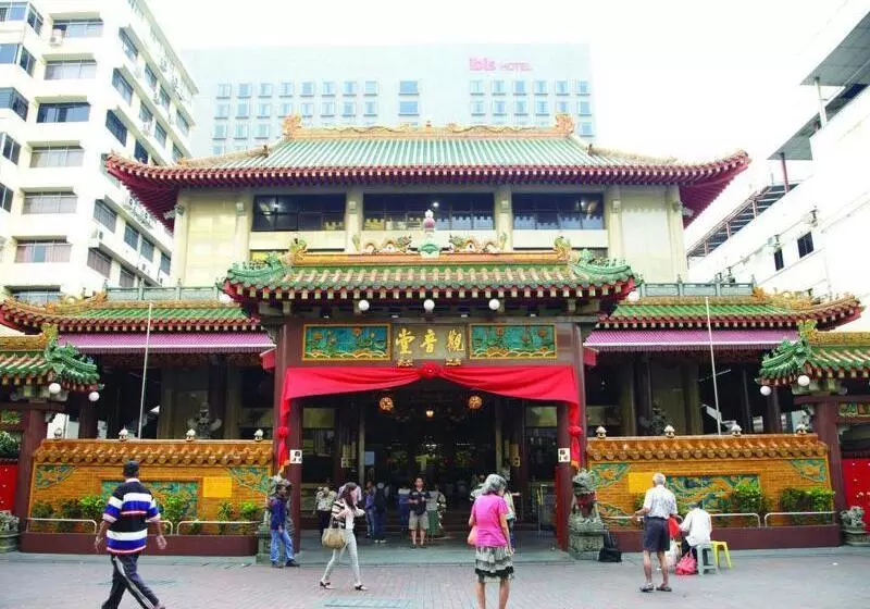 Village Hotel Albert Court By Far East Hospitality