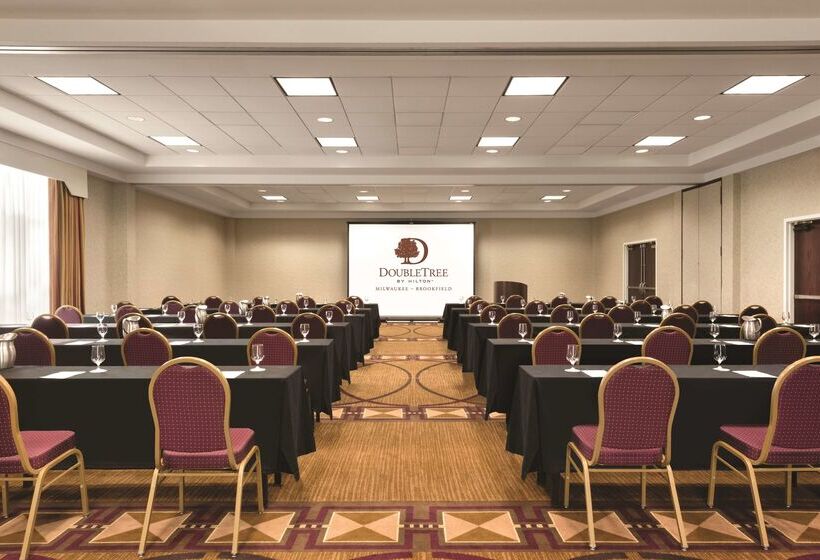 호텔 Doubletree By Hilton Milwaukee Brookfield