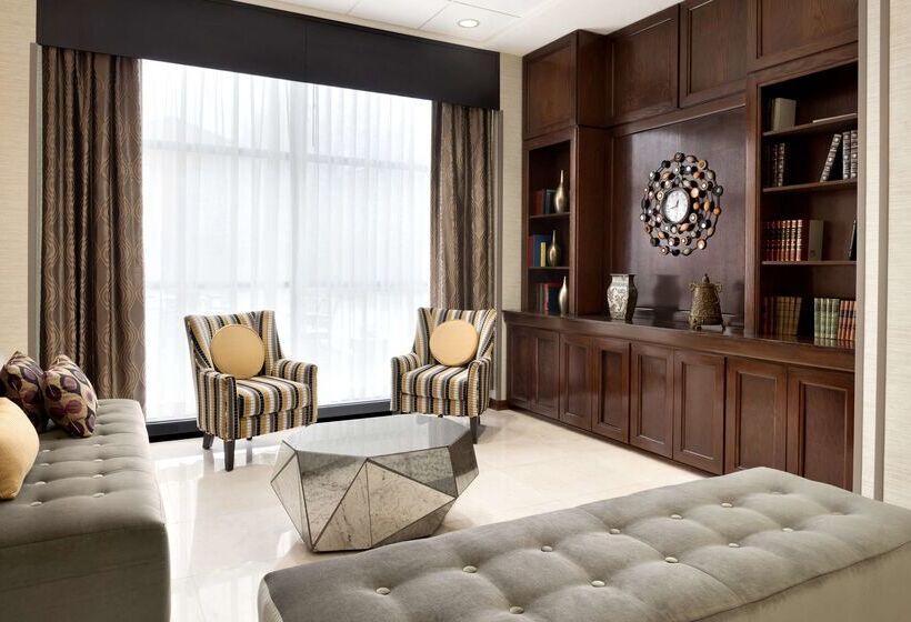 호텔 Doubletree By Hilton Milwaukee Brookfield