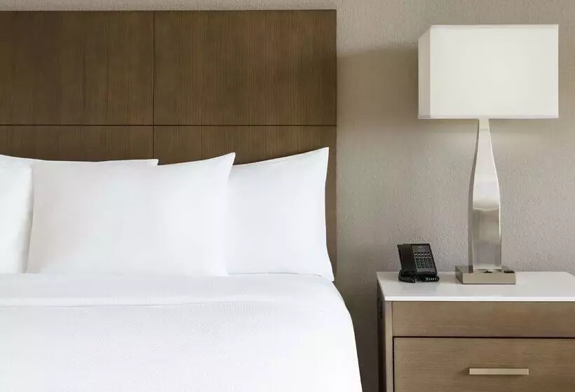 هتل Doubletree By Hilton Orlando Airport