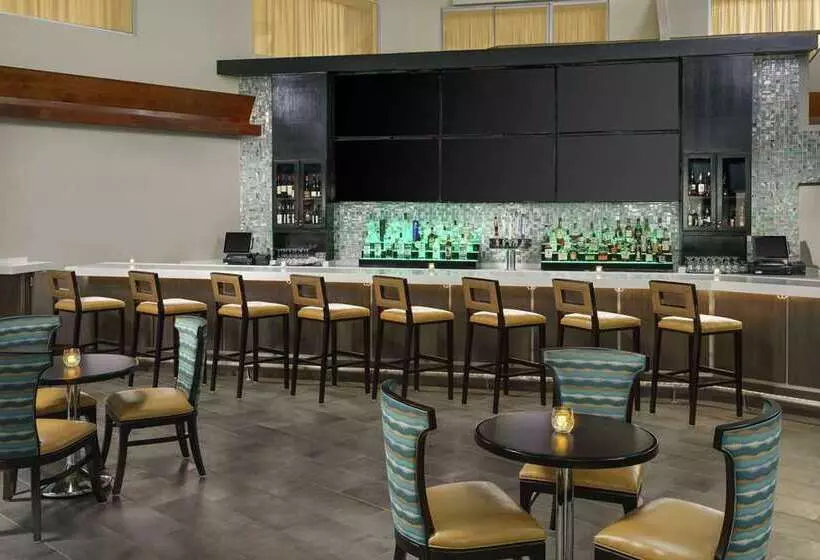 هتل Doubletree By Hilton Orlando Airport