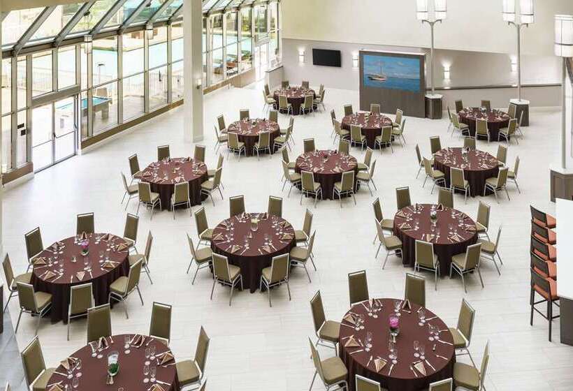 Отель Doubletree By Hilton Orlando Airport