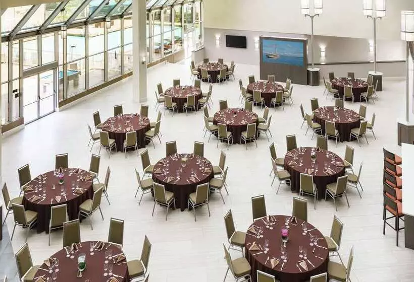 هتل Doubletree By Hilton Orlando Airport