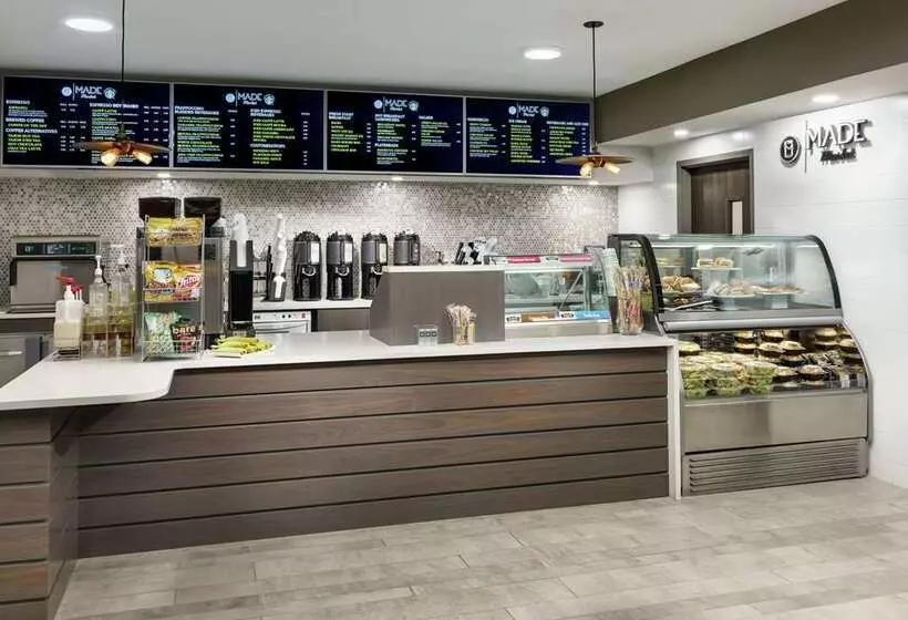 هتل Doubletree By Hilton Orlando Airport