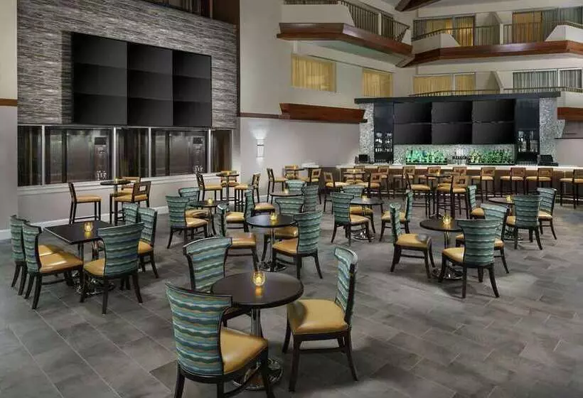 هتل Doubletree By Hilton Orlando Airport