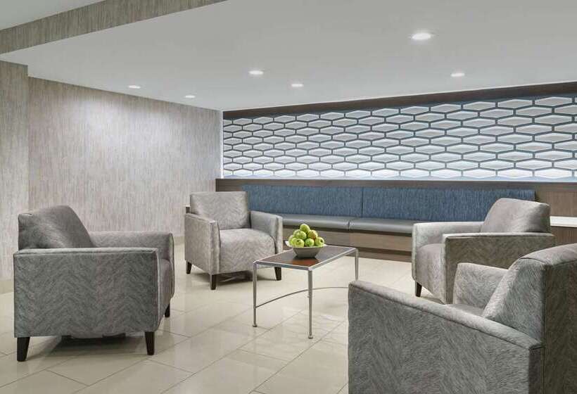 Отель Doubletree By Hilton Orlando Airport