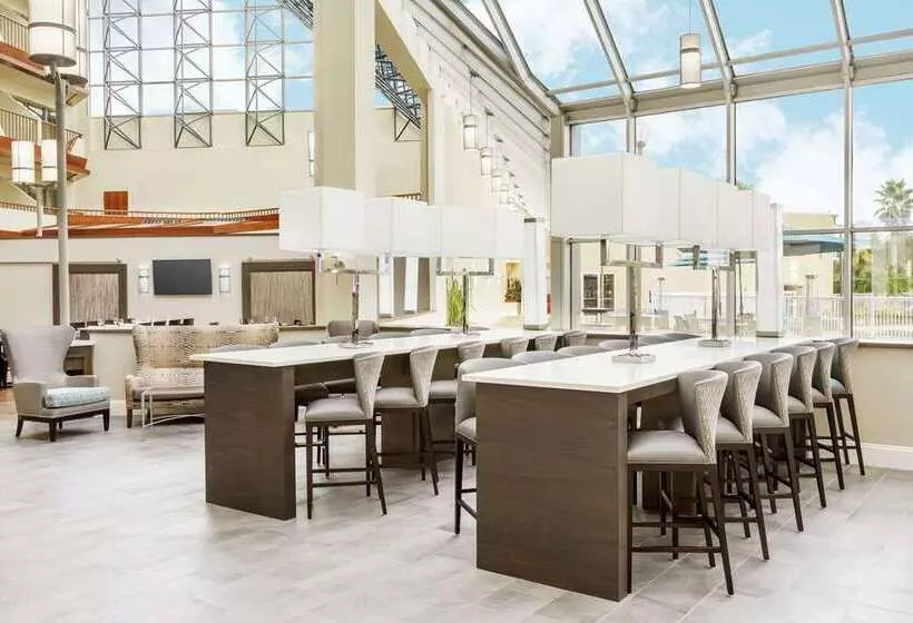 هتل Doubletree By Hilton Orlando Airport