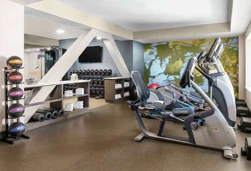 Отель Doubletree By Hilton Orlando Airport