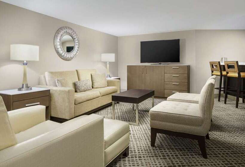 Отель Doubletree By Hilton Orlando Airport