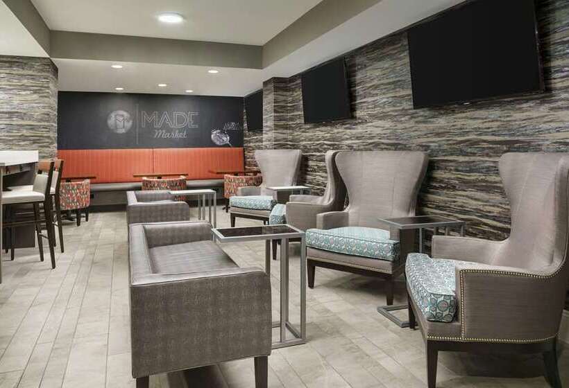 Отель Doubletree By Hilton Orlando Airport