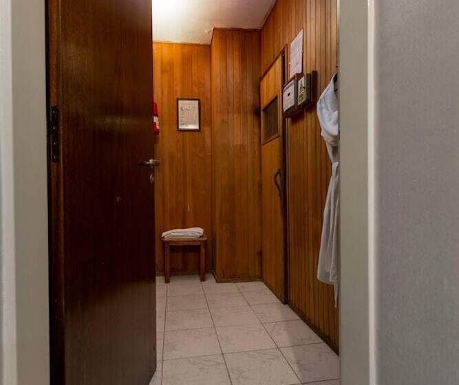 Feir S Park Hotel & Rooftop