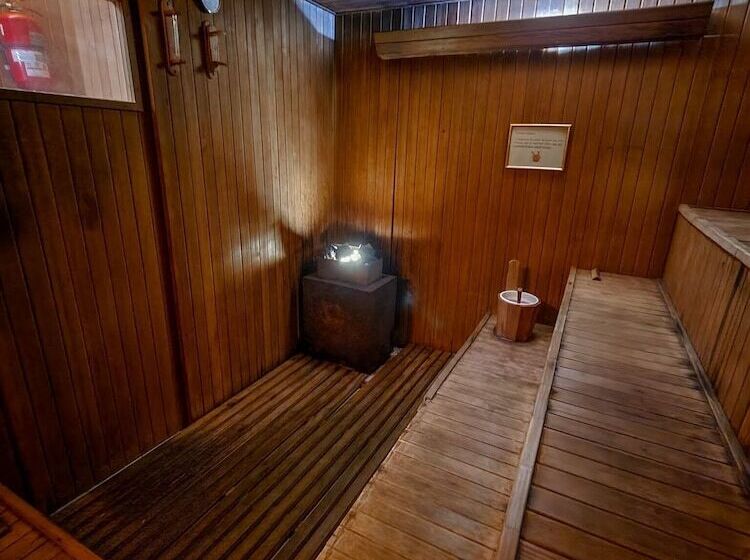 Feir S Park Hotel & Rooftop