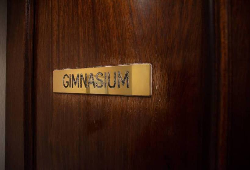 Feir S Park Hotel & Rooftop