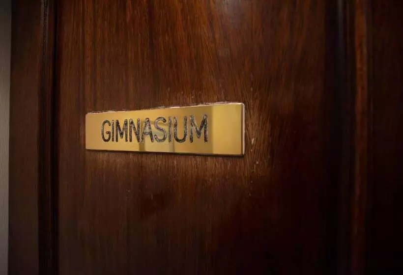 Feir S Park Hotel & Rooftop