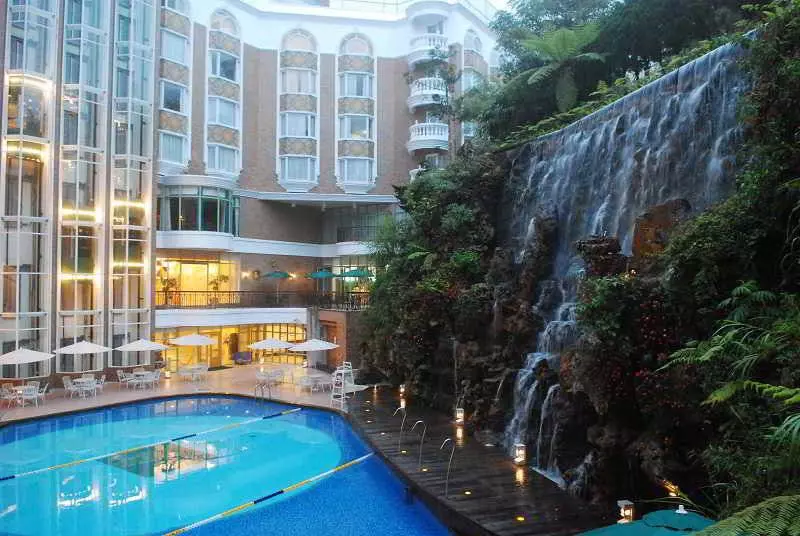 Le Midi Hotel Chitou