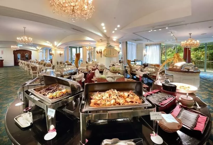 Le Midi Hotel Chitou